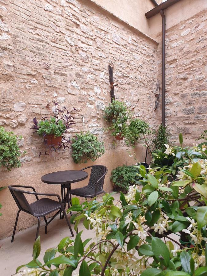 Cornelia Cavern Cosy Studio Apartment In Spello Exterior foto